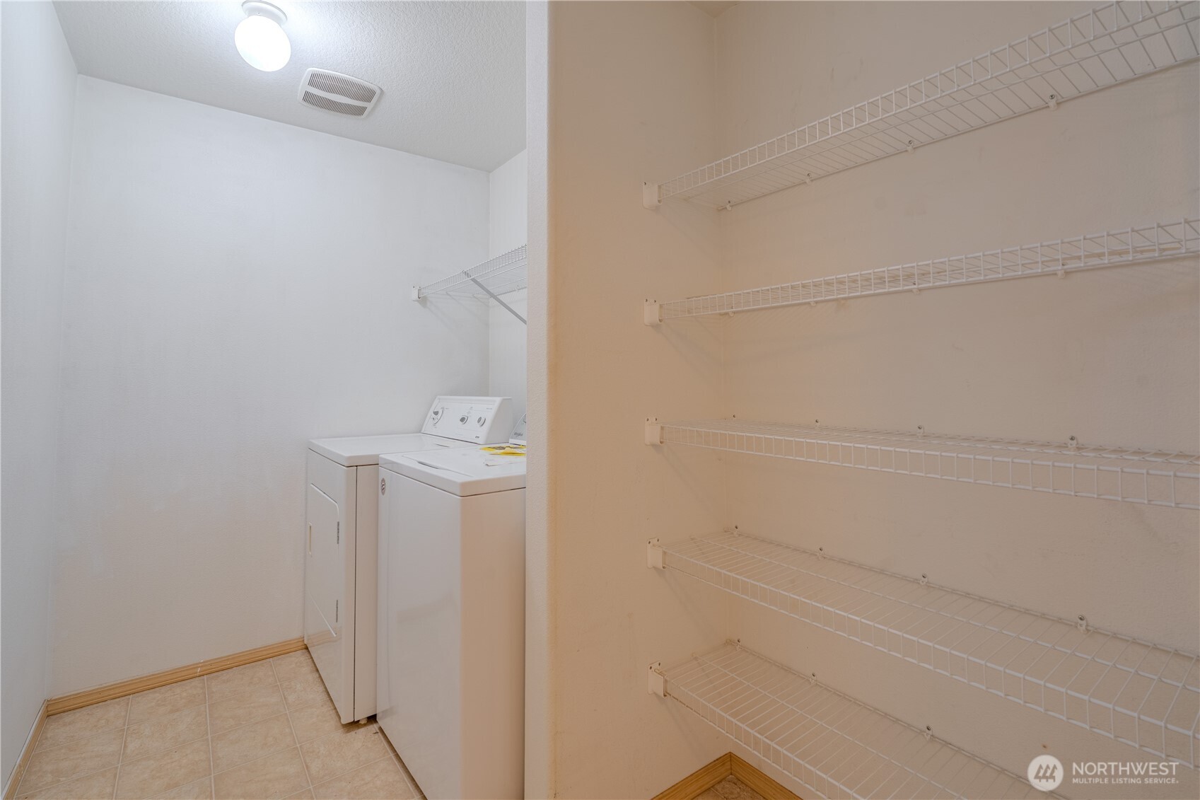 1115 W 33rd Way Property Photo 24