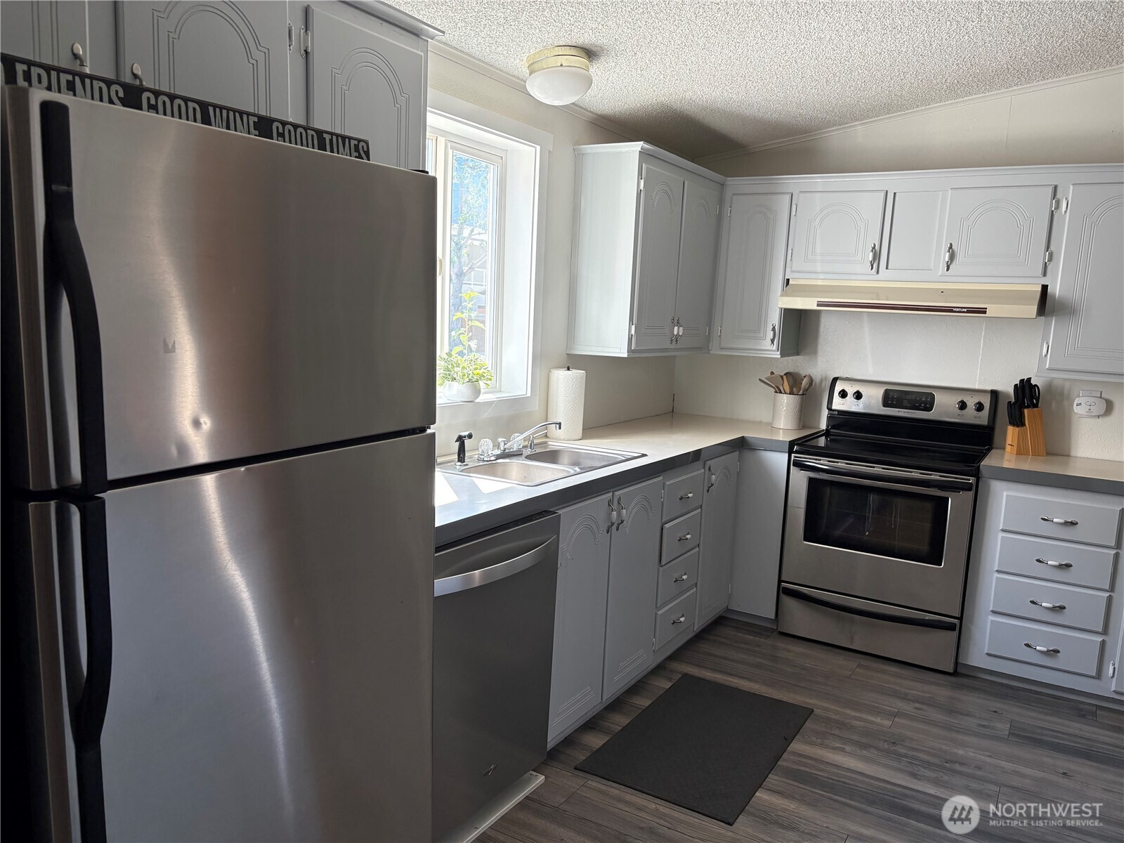 707 Hunter Avenue Property Photo 8