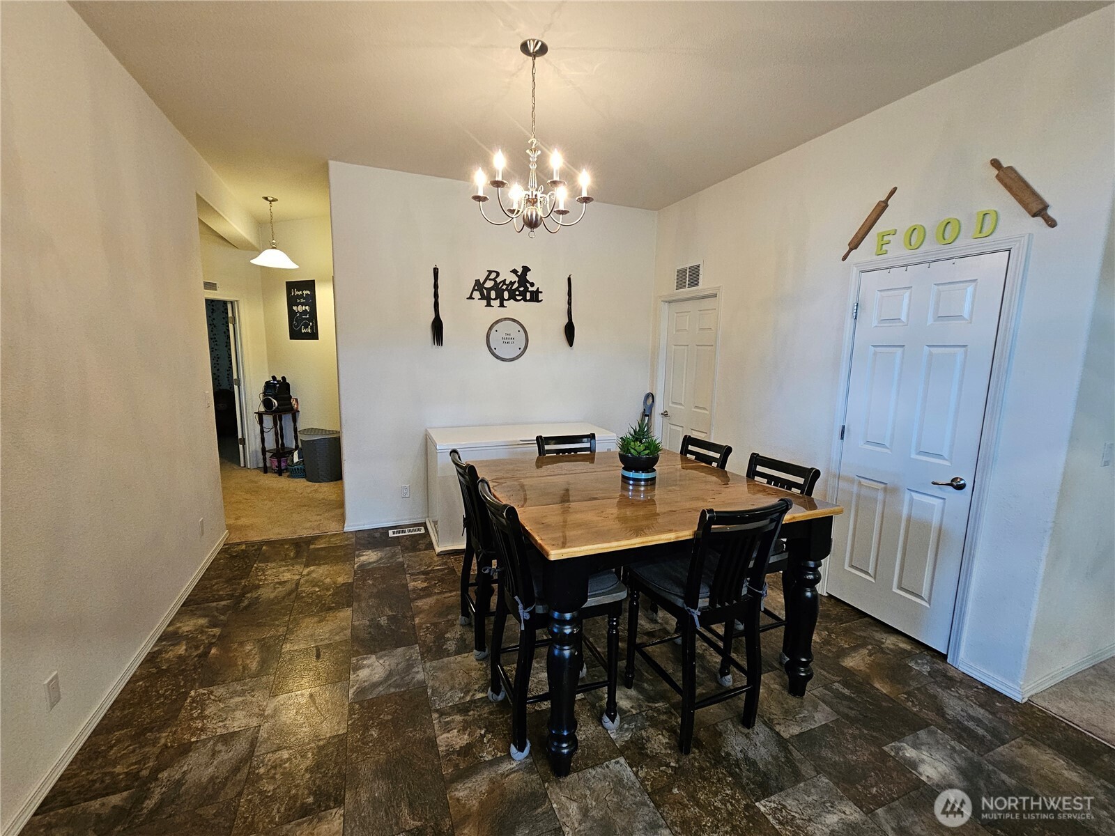 114 E 7th Street Property Photo 7