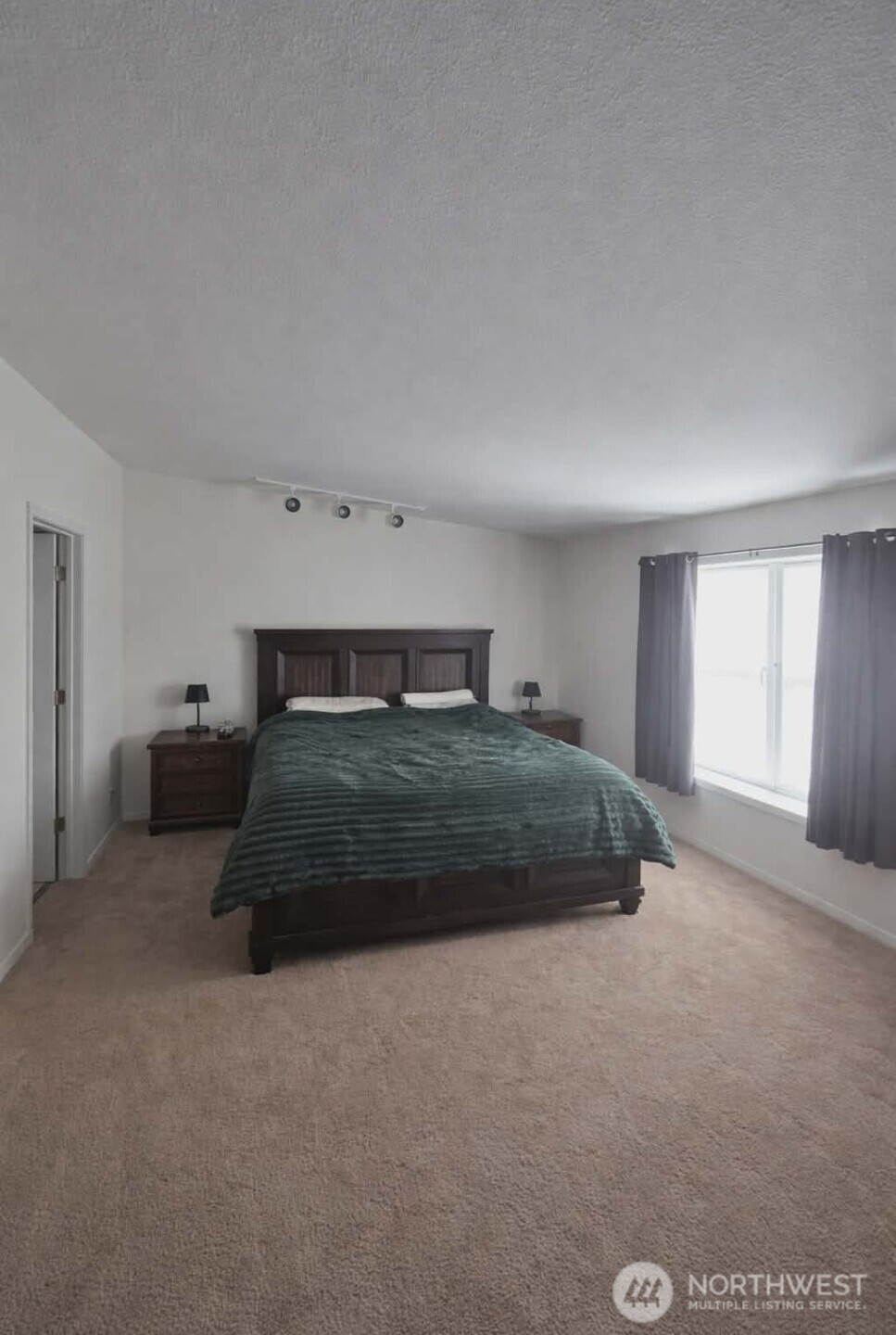 114 E 7th Street Property Photo 11