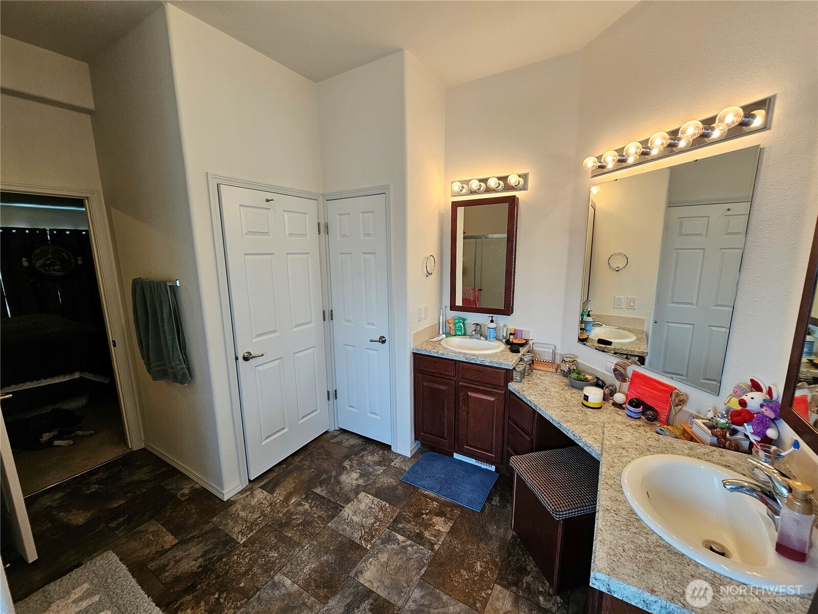 114 E 7th Street Property Photo 13