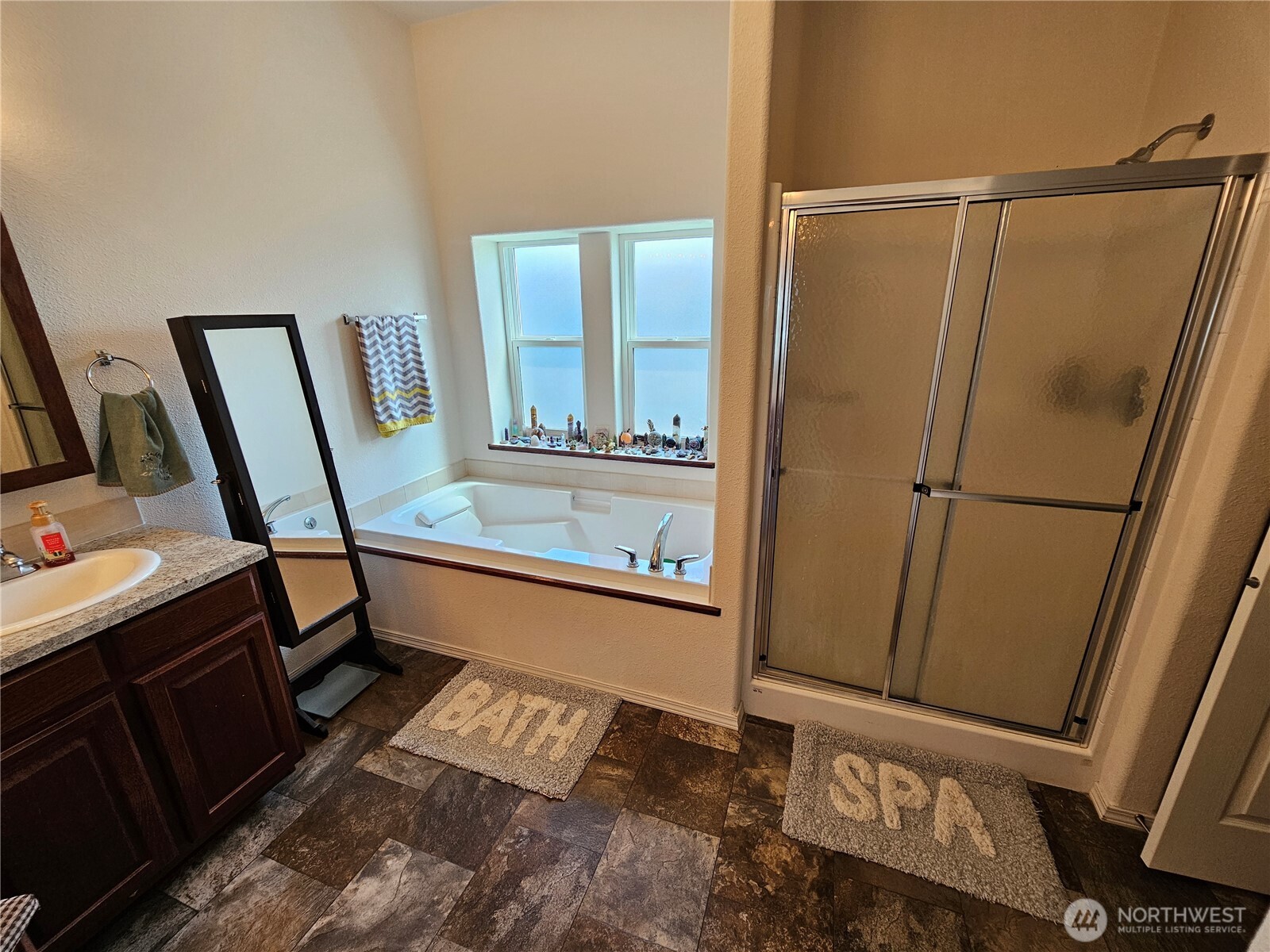 114 E 7th Street Property Photo 14