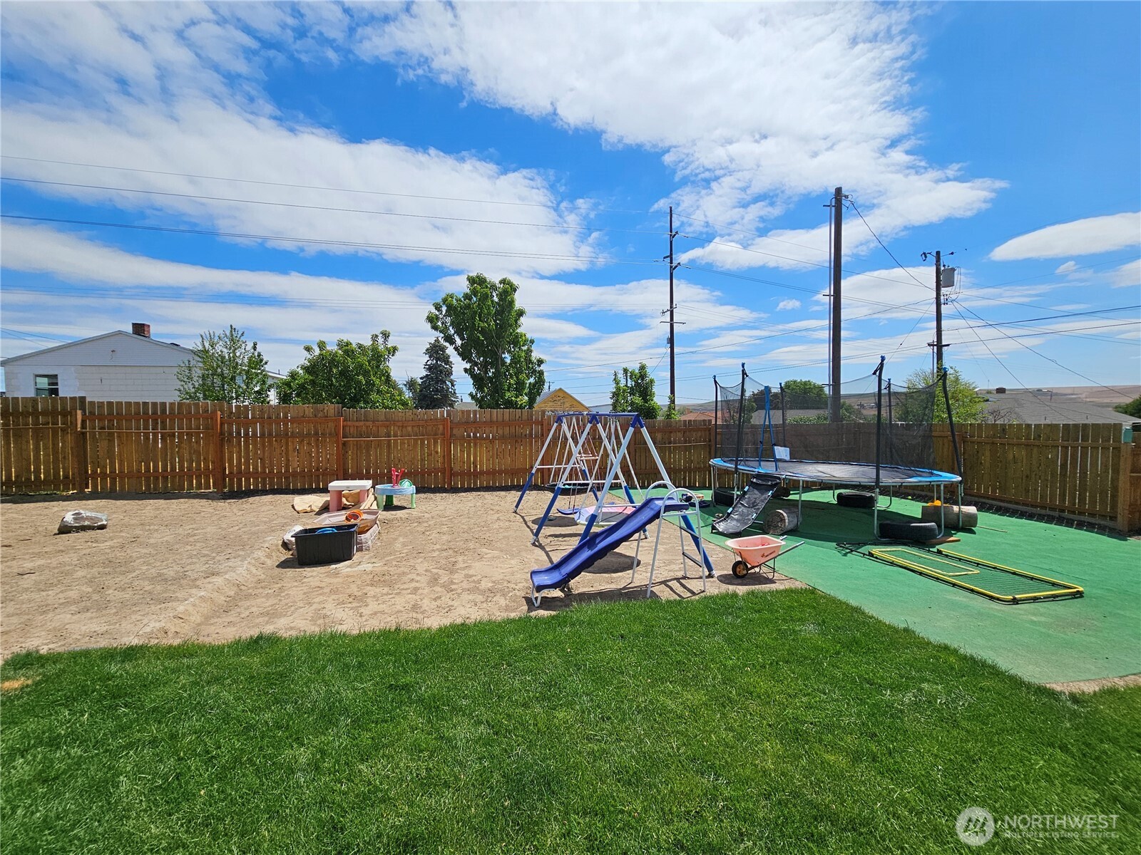 114 E 7th Street Property Photo 29