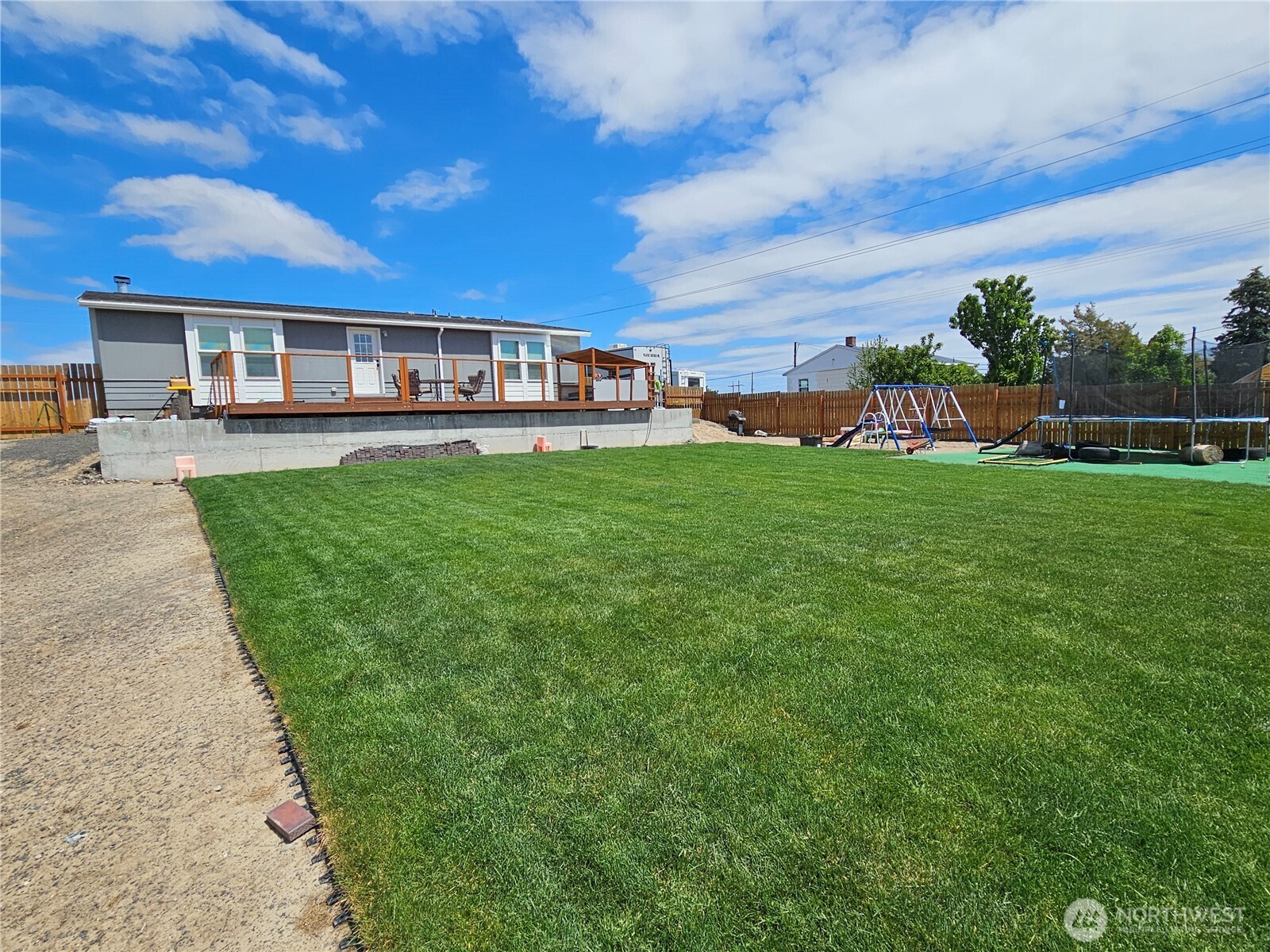 114 E 7th Street Property Photo 31