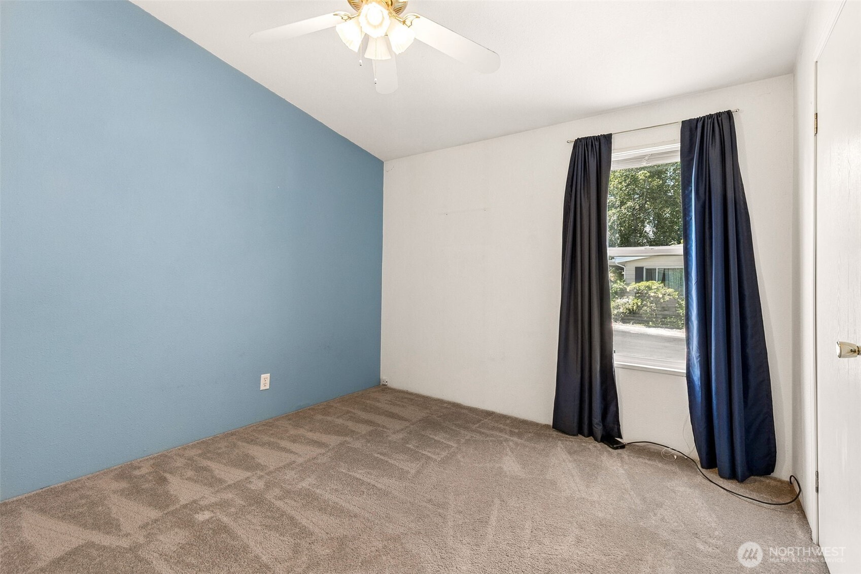10702 63rd Street 36b Property Photo 5