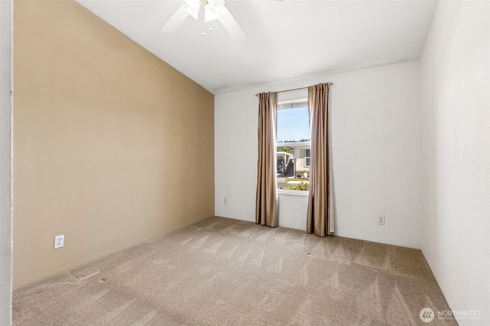 10702 63rd Street 36b Property Photo 8