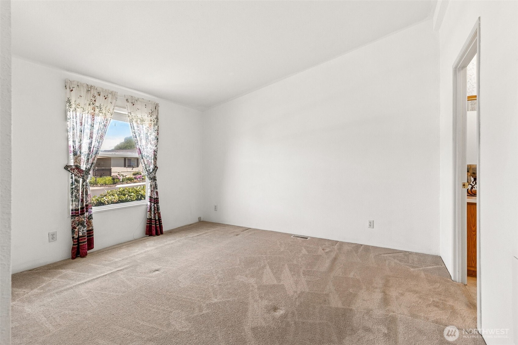 10702 63rd Street 36b Property Photo 10