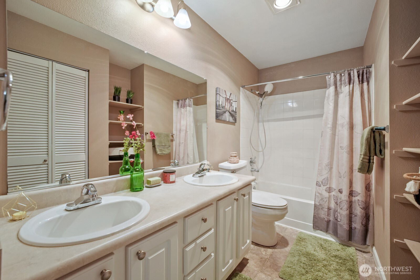 31500 33rd Place C204 Property Photo 17