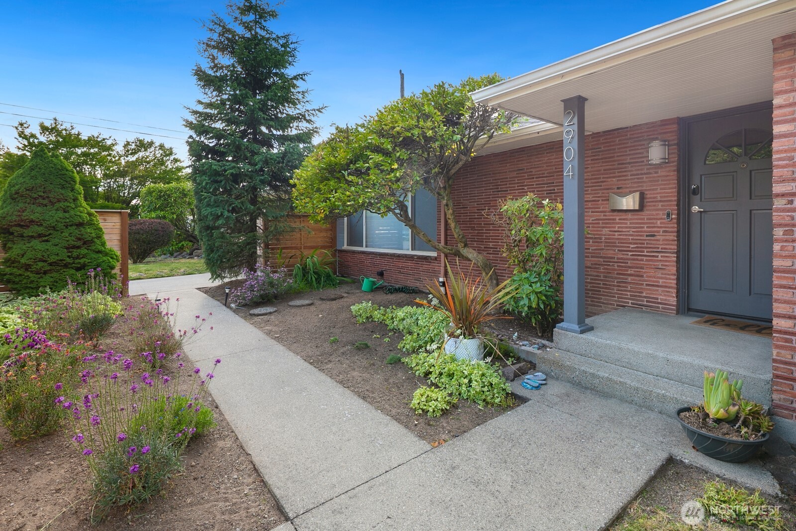 2904 W Tilden Street Property Photo 2