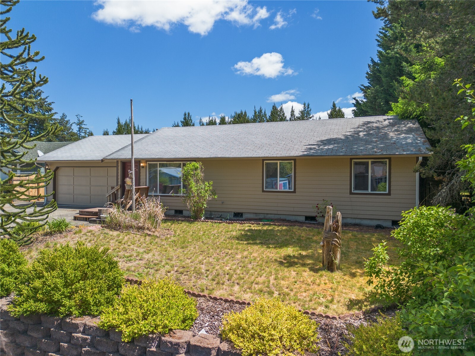 70 E Sycamore Place Property Photo 1