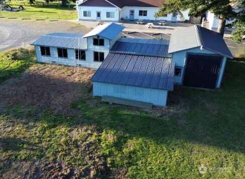 108 W Bartlett Road Property Photo 5