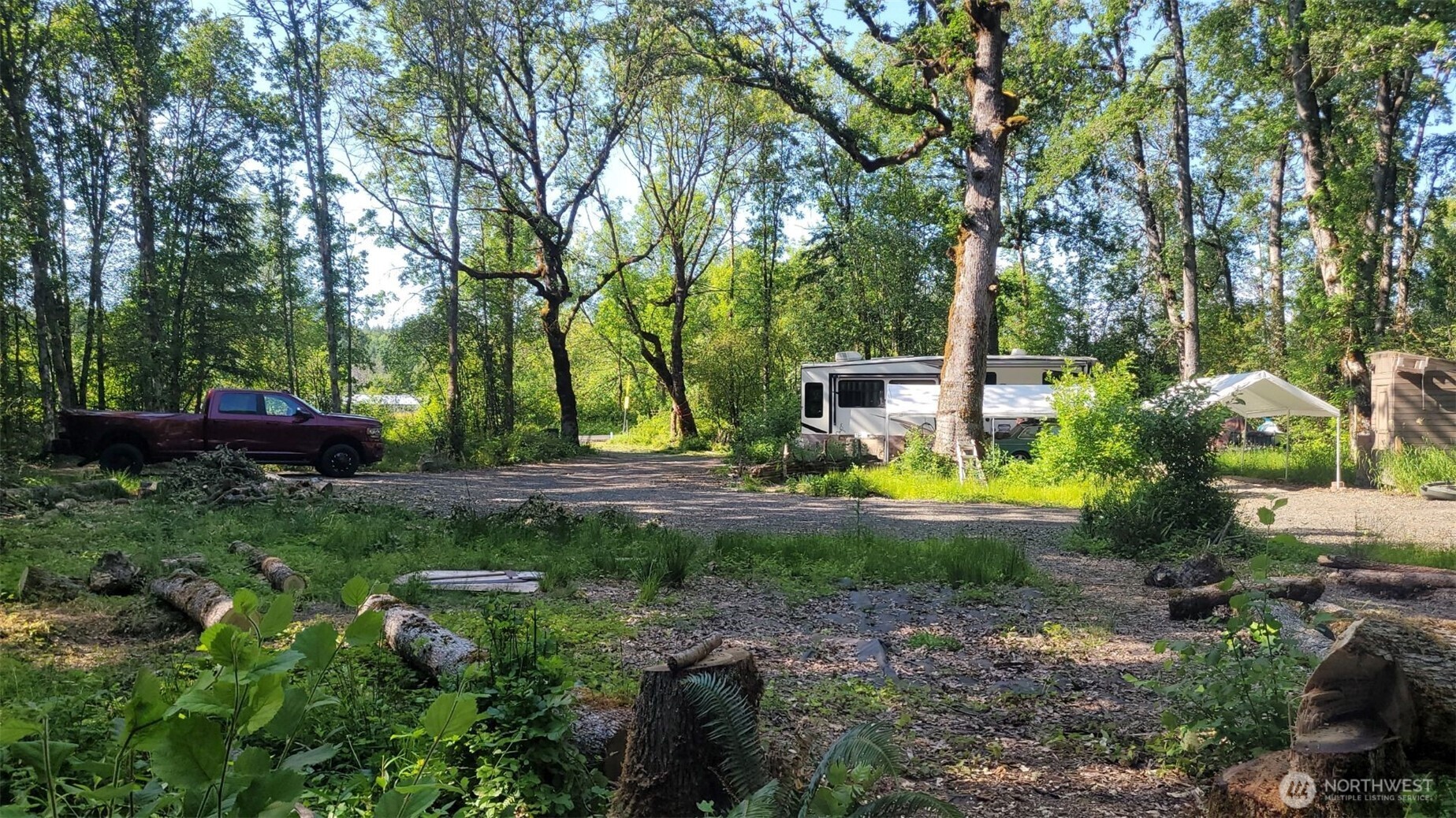 209 Frost Road Property Photo 6