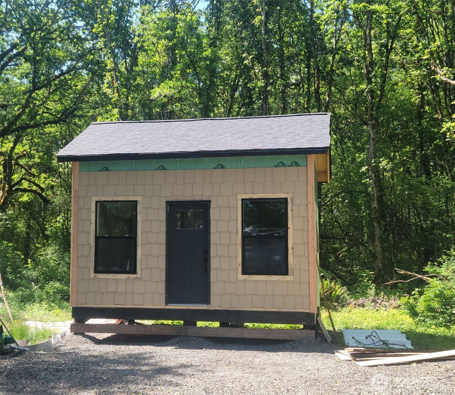 209 Frost Road Property Photo 8