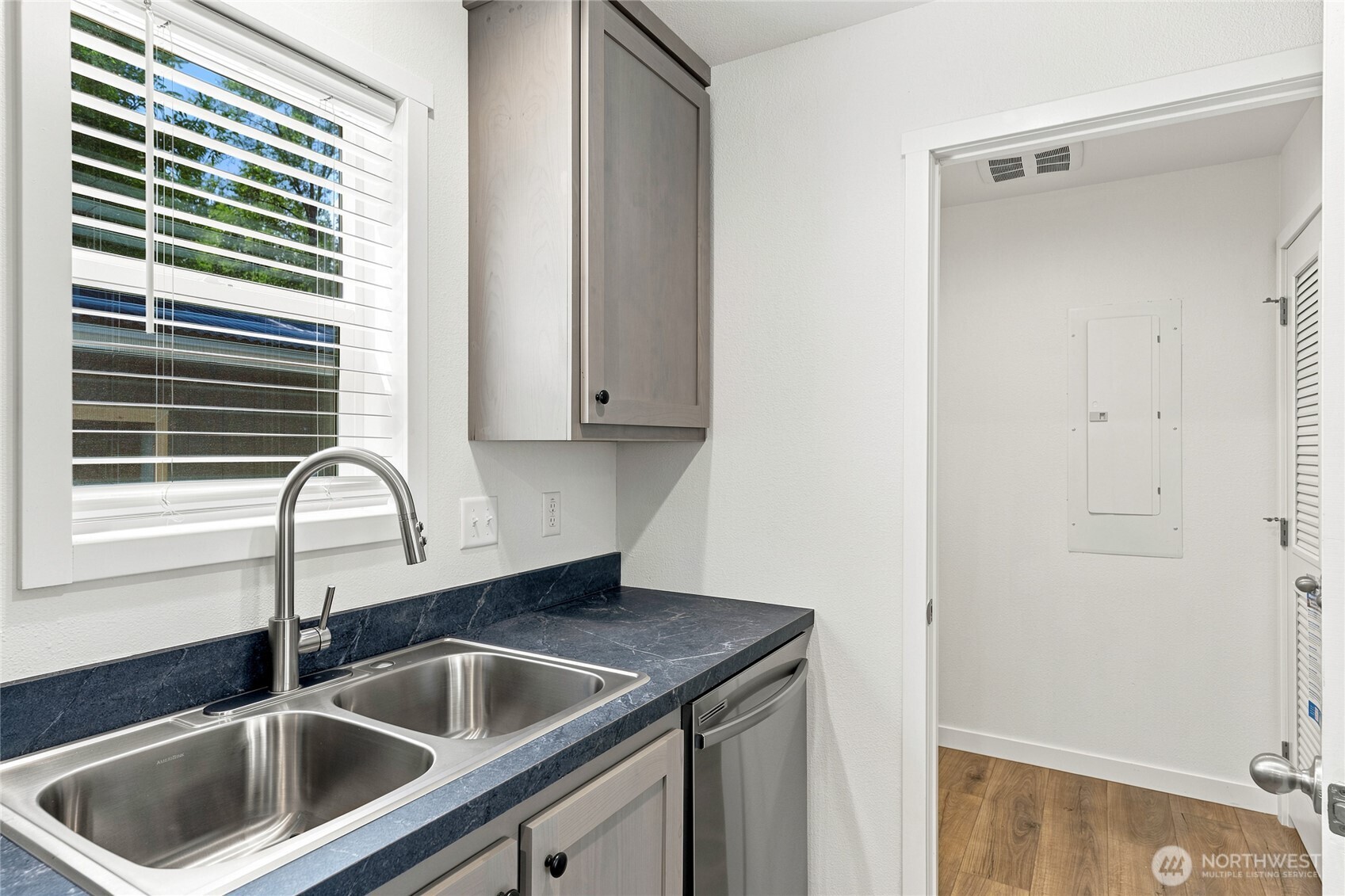 102 Sir Lancelot Way Property Photo 13