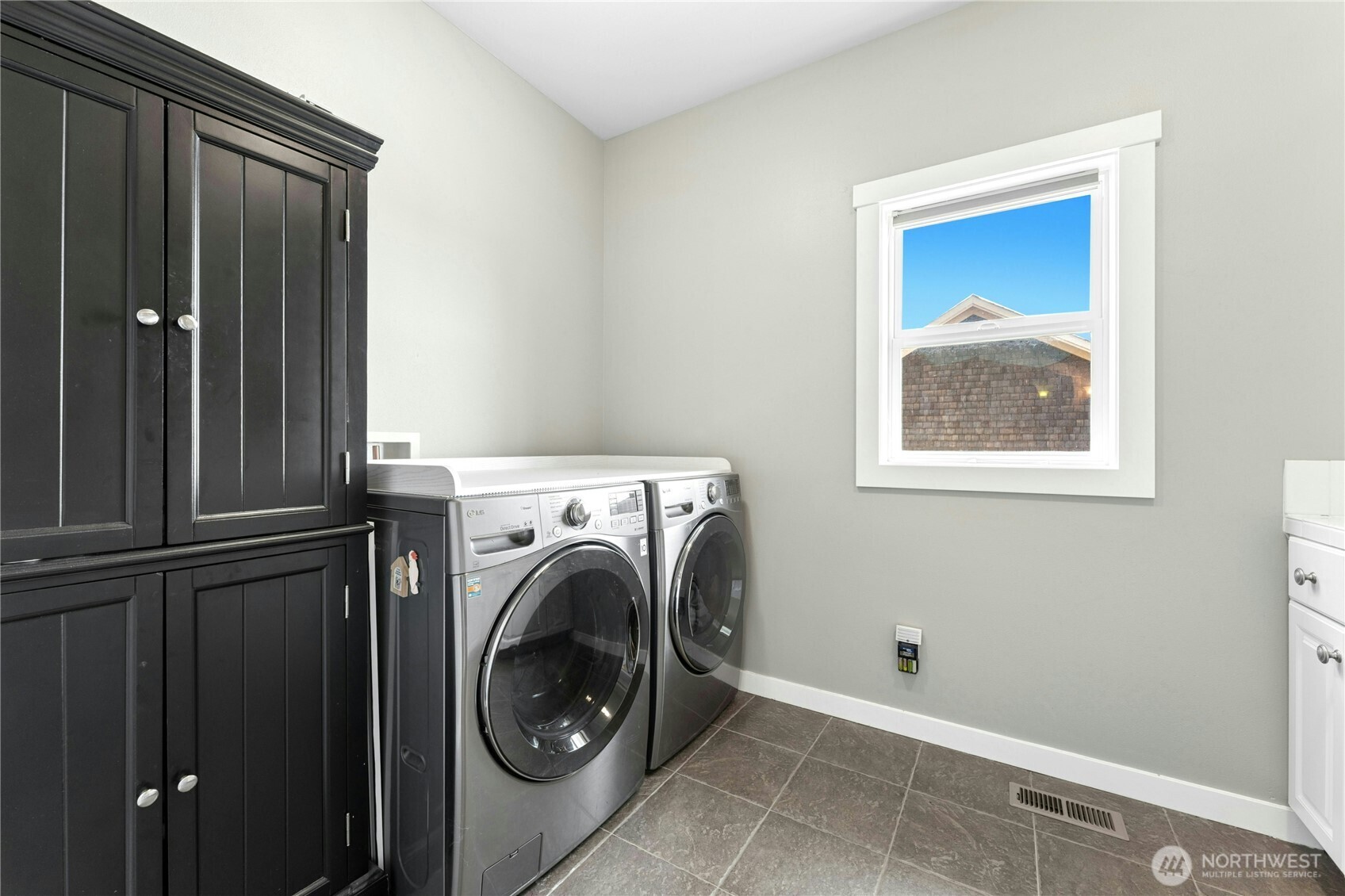 407 Vanderlin Drive Property Photo 14