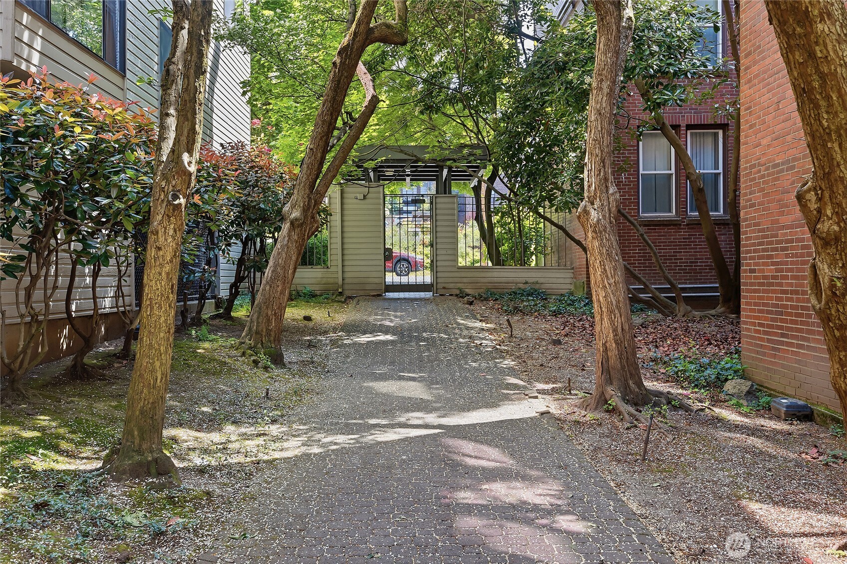 211 Summit Avenue 405 Property Photo 2