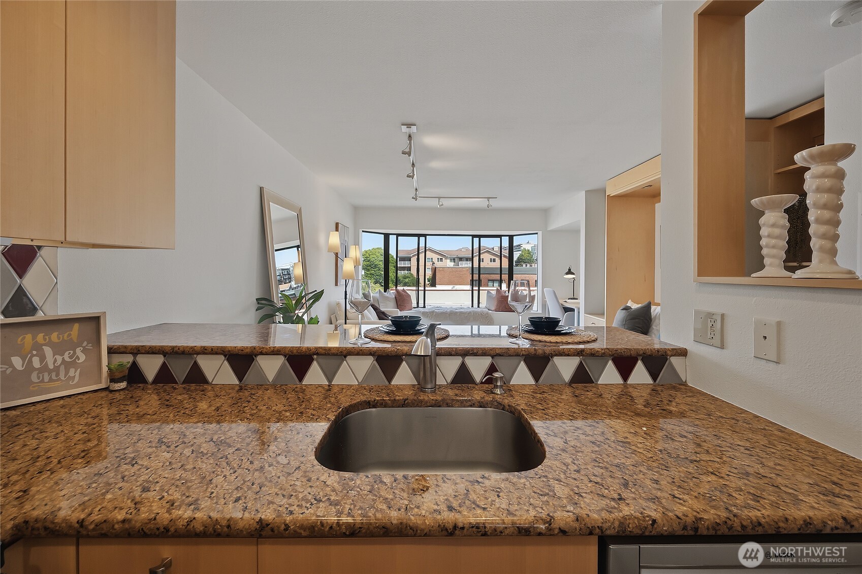 211 Summit Avenue 405 Property Photo 16