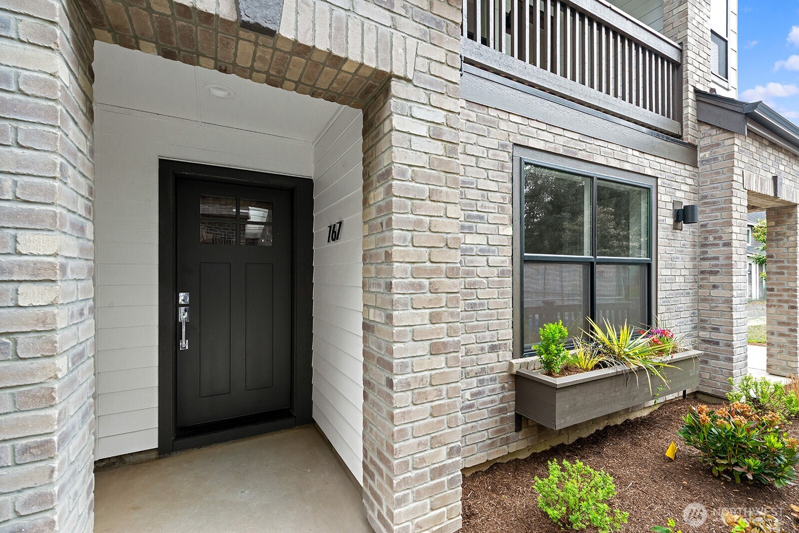 767 7th Avenue Property Photo 1