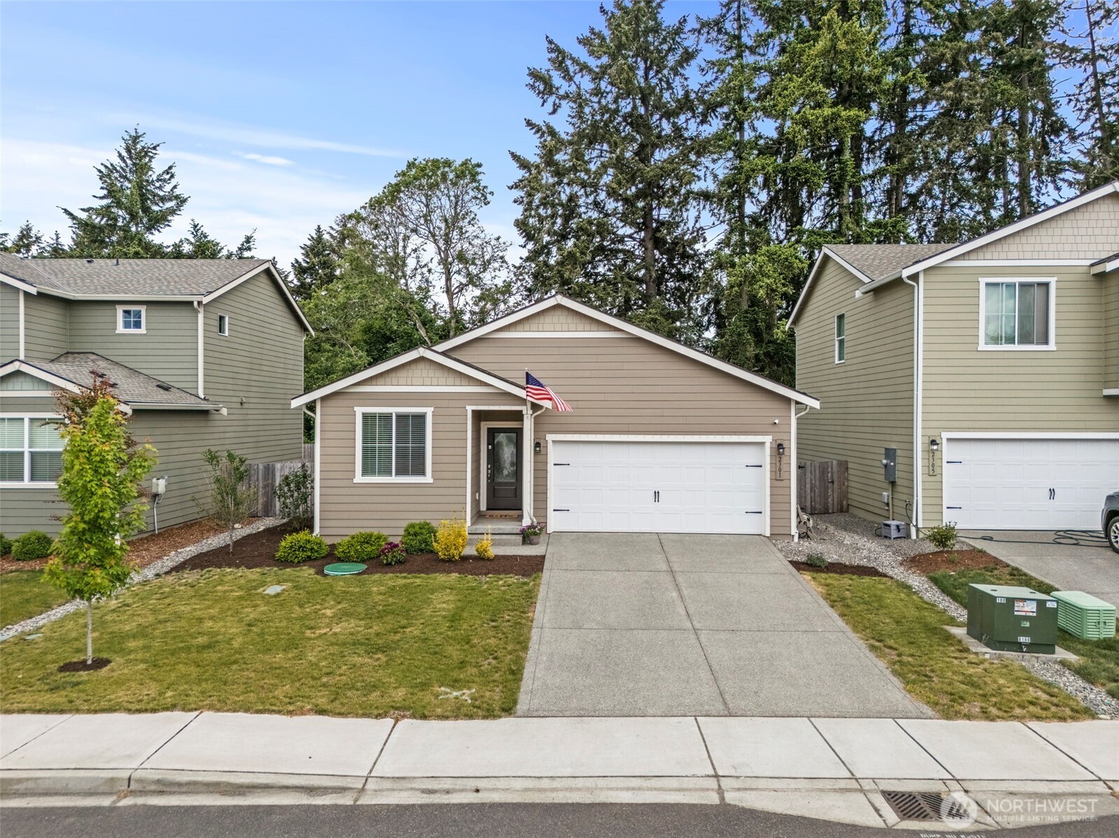 2301 158th Street Ct Property Photo 3