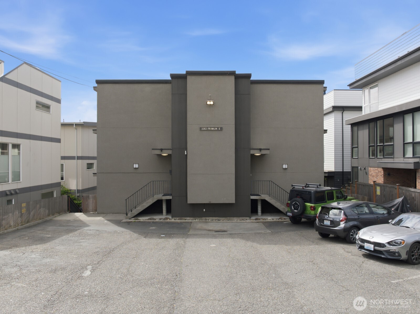 2362 Franklin Avenue Property Photo 5