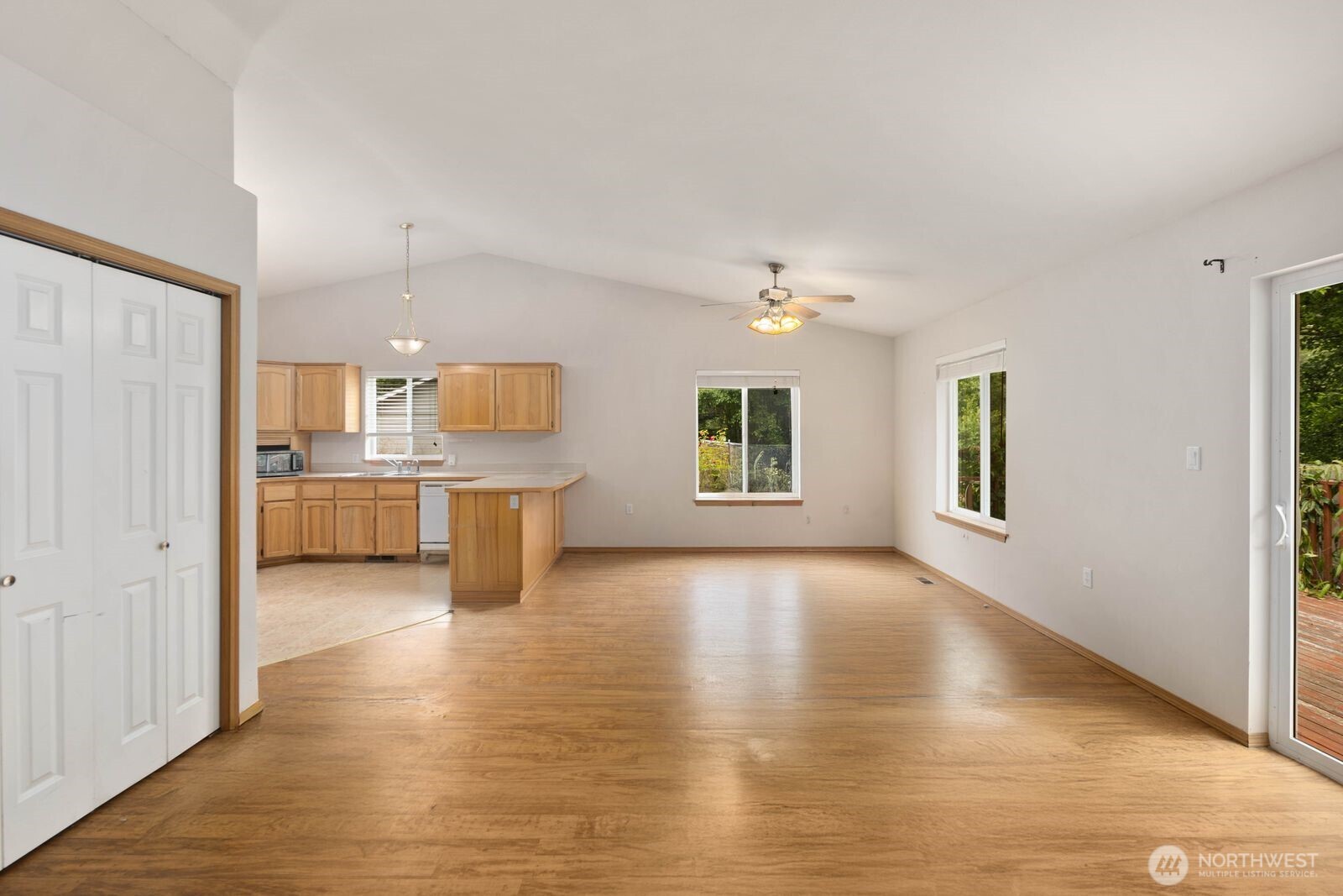 2220 Williams Road Property Photo 6