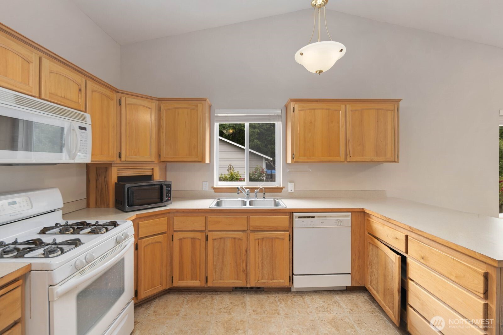 2220 Williams Road Property Photo 15