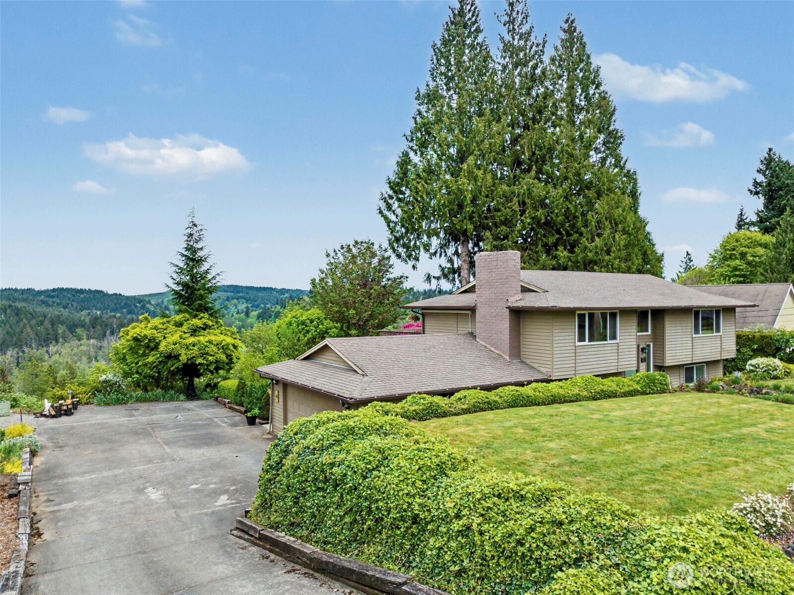 1611 Ham Hill Road Property Photo 1