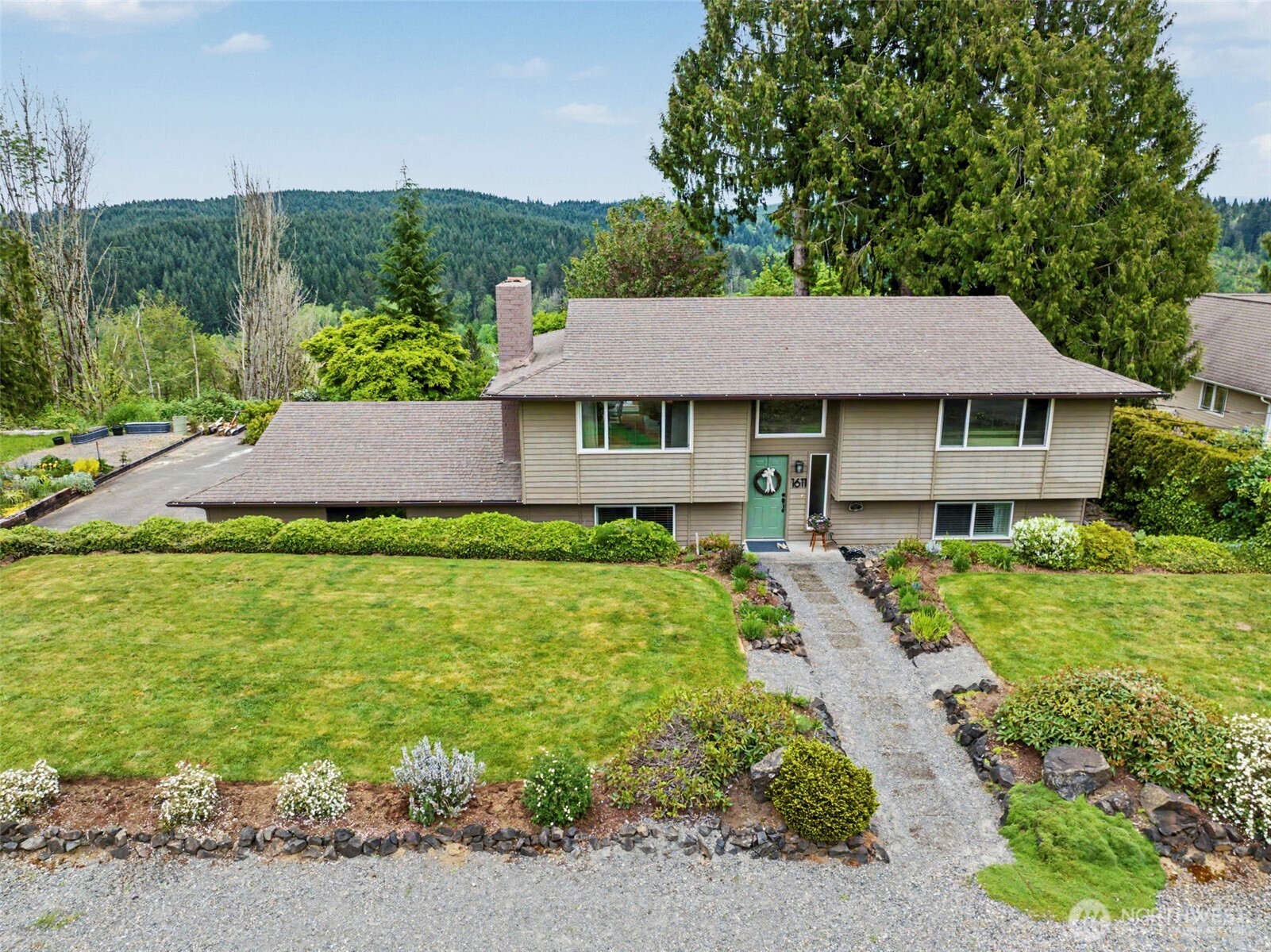 1611 Ham Hill Road Property Photo 2