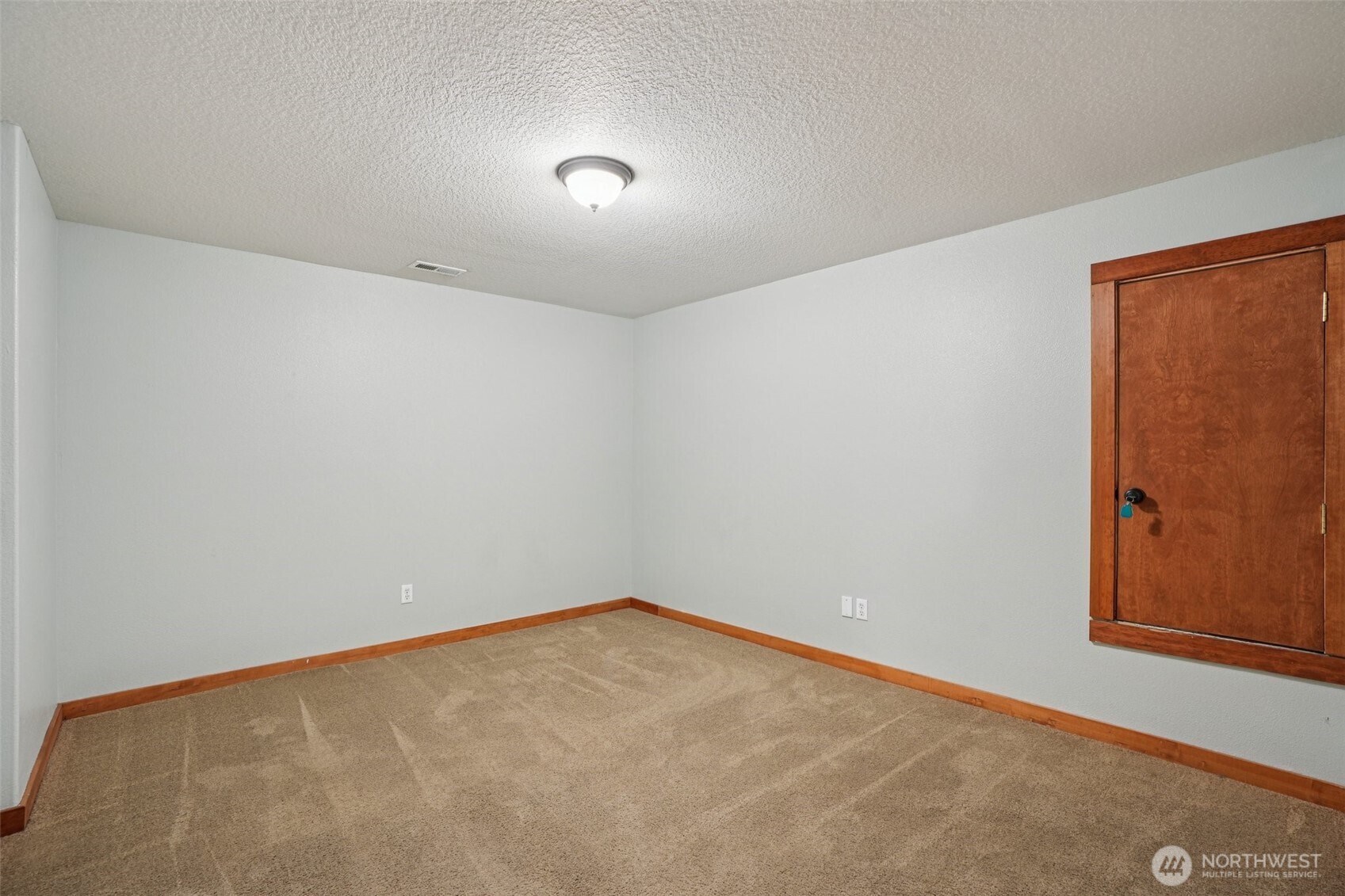 14900 Ne Critter Hill Drive Property Photo 25