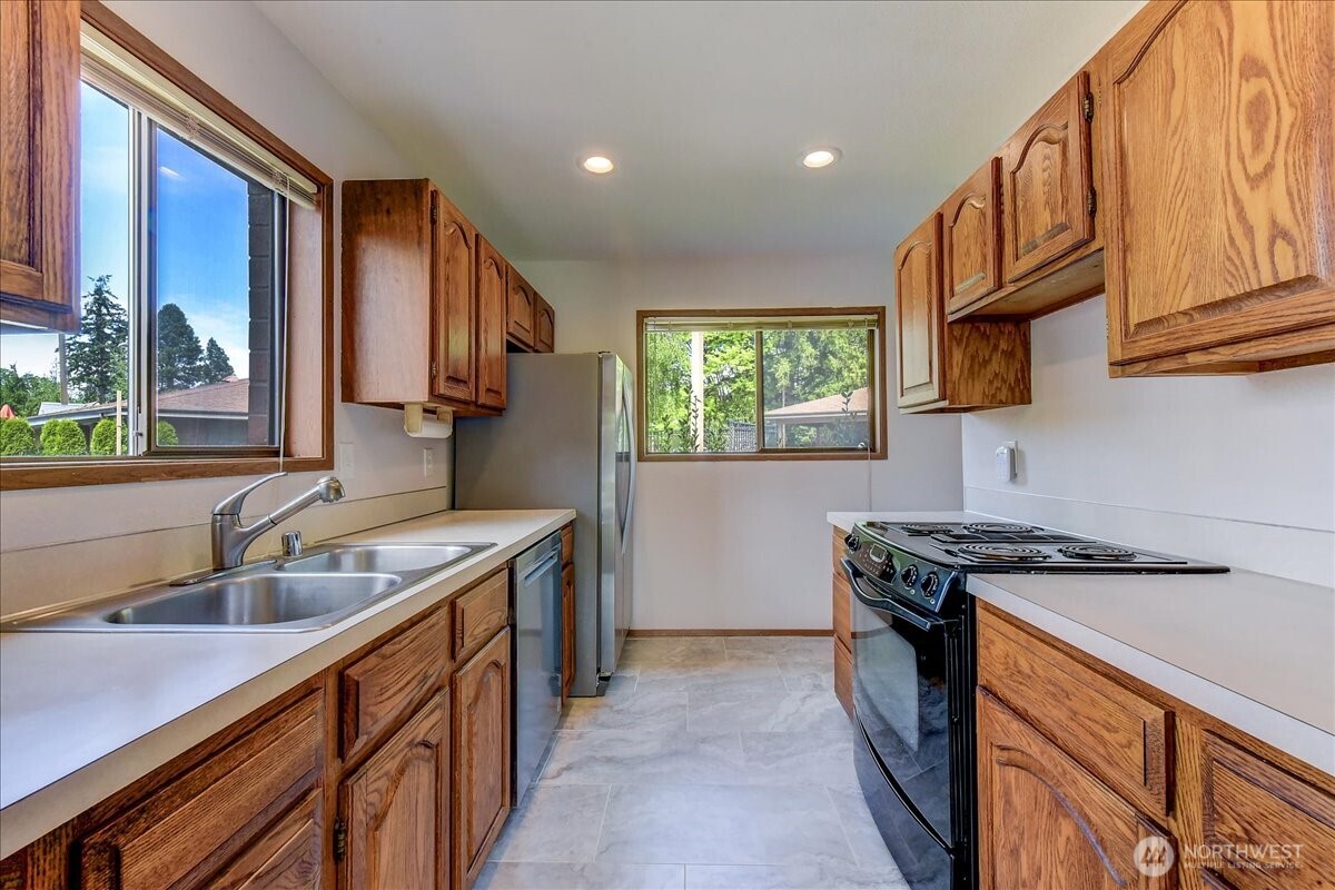 8106 53rd Avenue A Property Photo 8