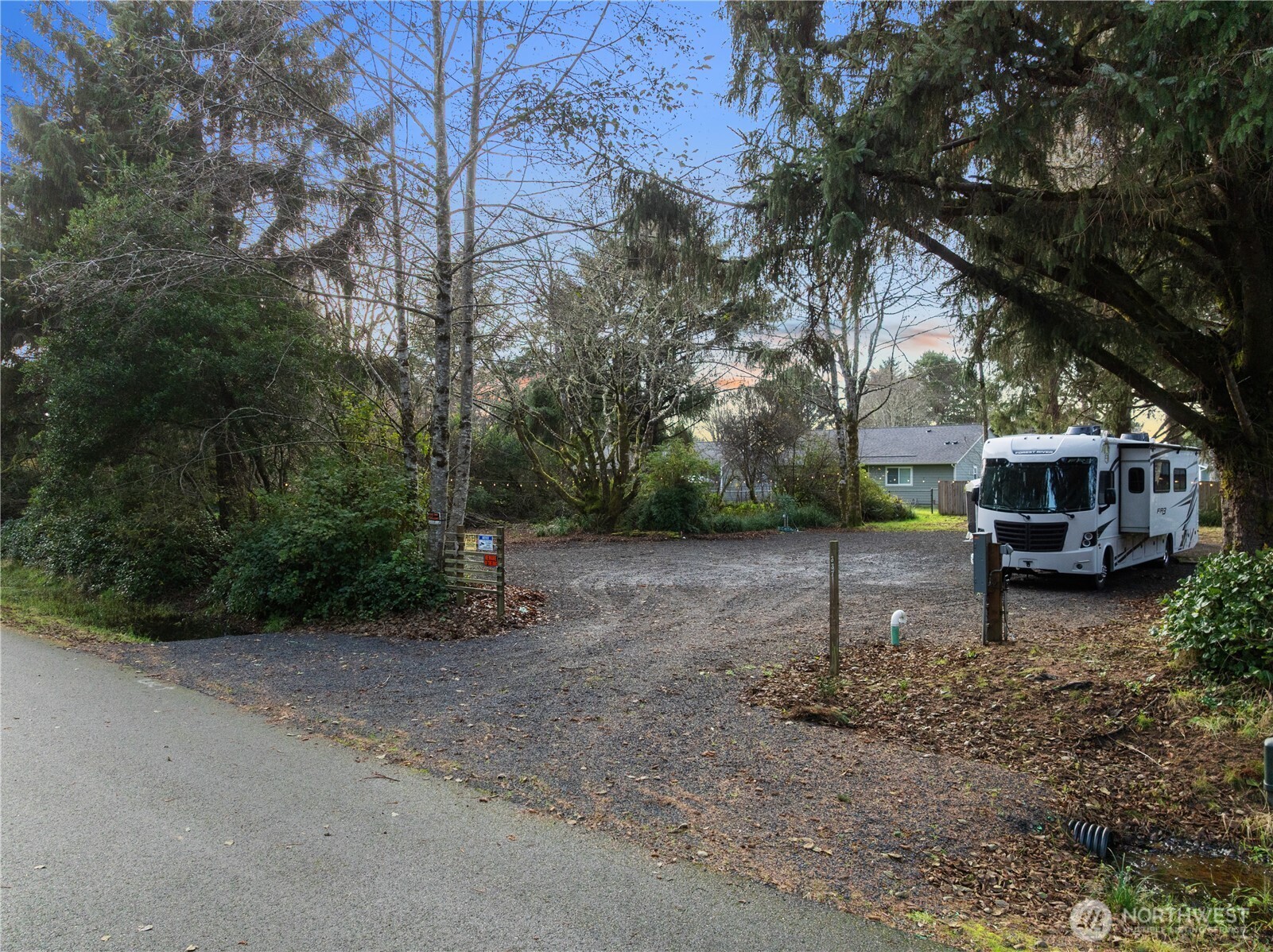337 Mast Ave Nw Property Photo 1