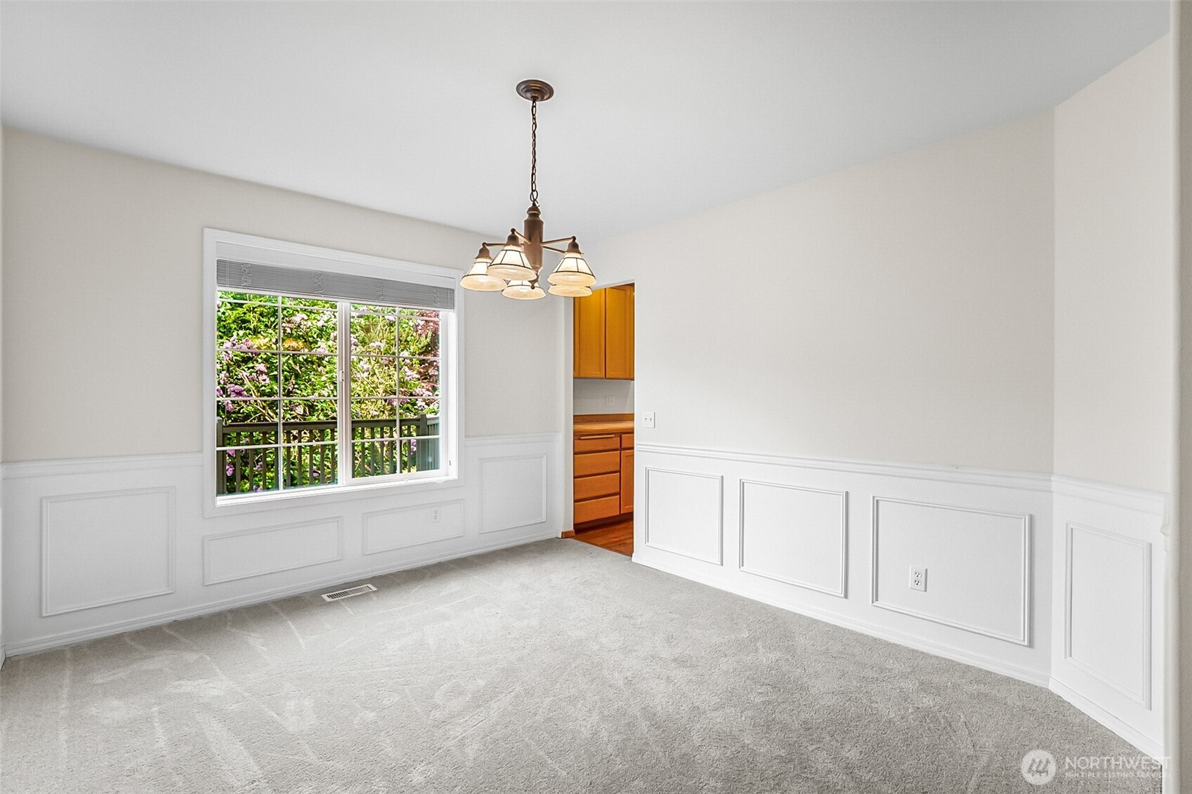 18410 11th Drive Property Photo 5
