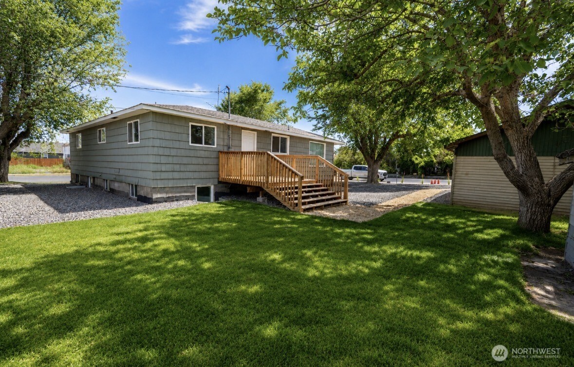134 4th Avenue Property Photo 6