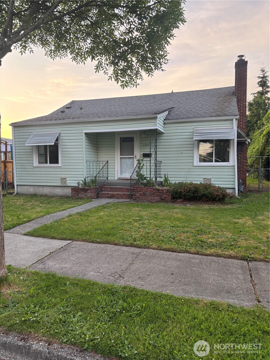 1509 Everett Street Property Photo 1
