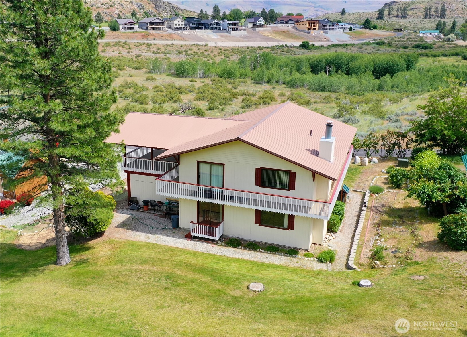 81 Golf Course Drive Property Photo 4