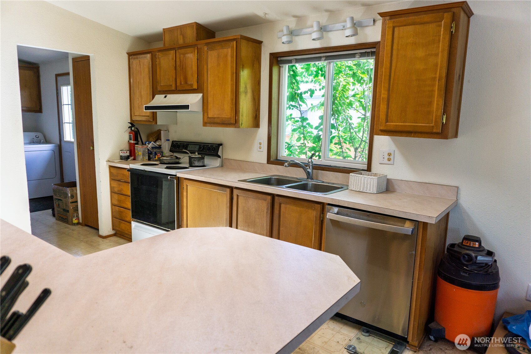 772 Lincoln Avenue Property Photo 5