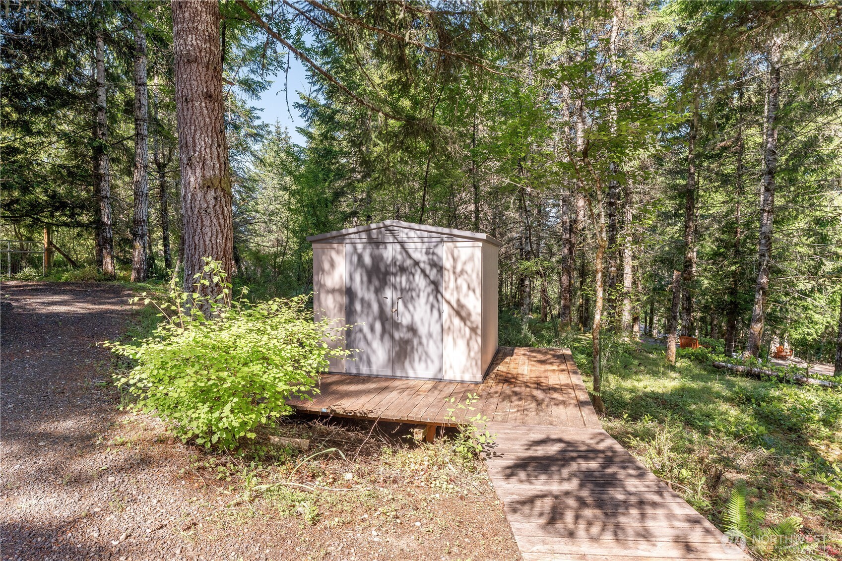 110 E Glacier Crest Road Property Photo 17