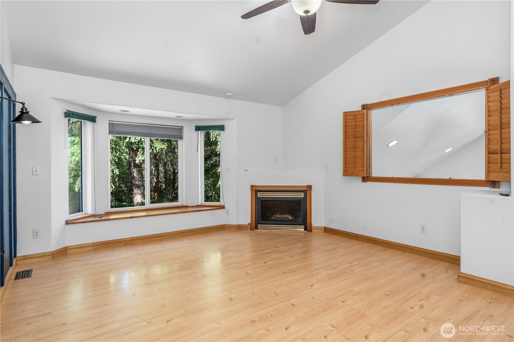 110 E Glacier Crest Road Property Photo 29