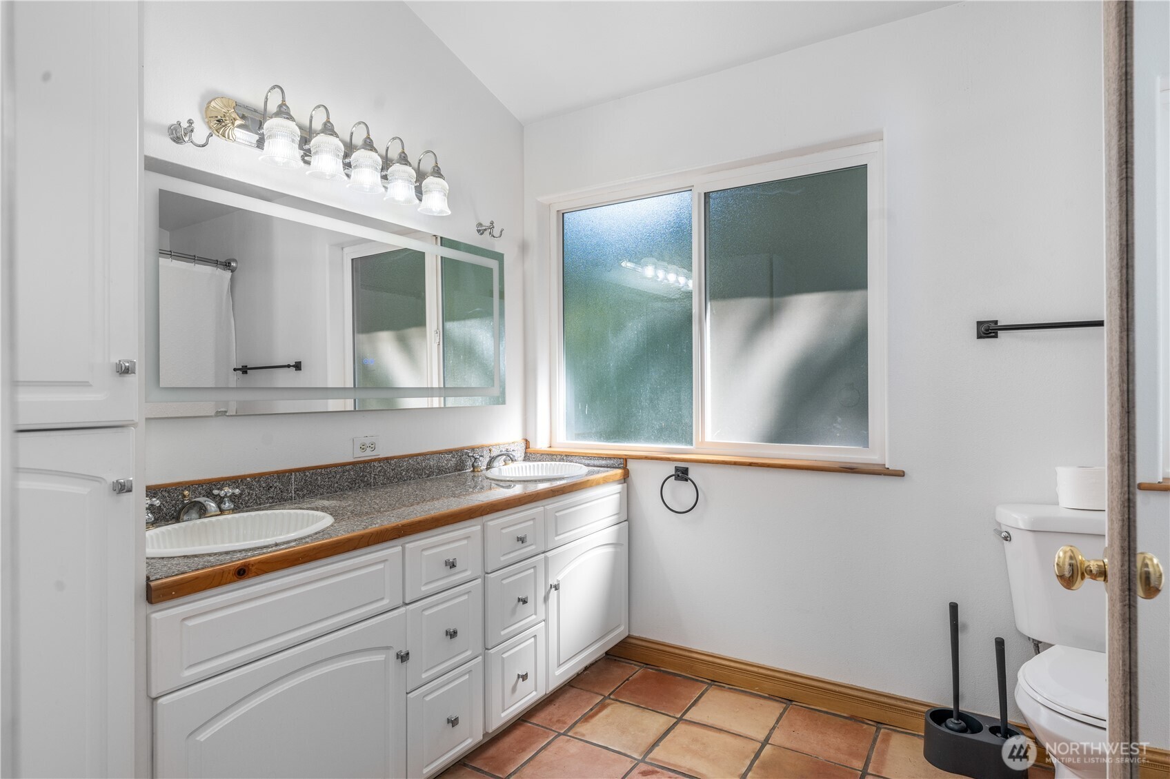 110 E Glacier Crest Road Property Photo 31
