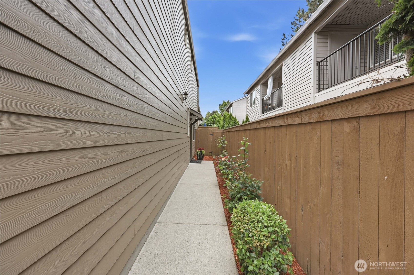 2612 Ne 130th Court Property Photo 5