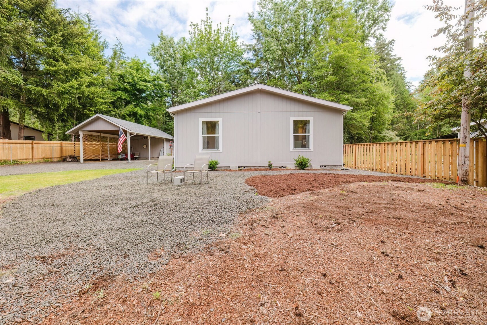 540 E Lakeshore Drive Property Photo 2