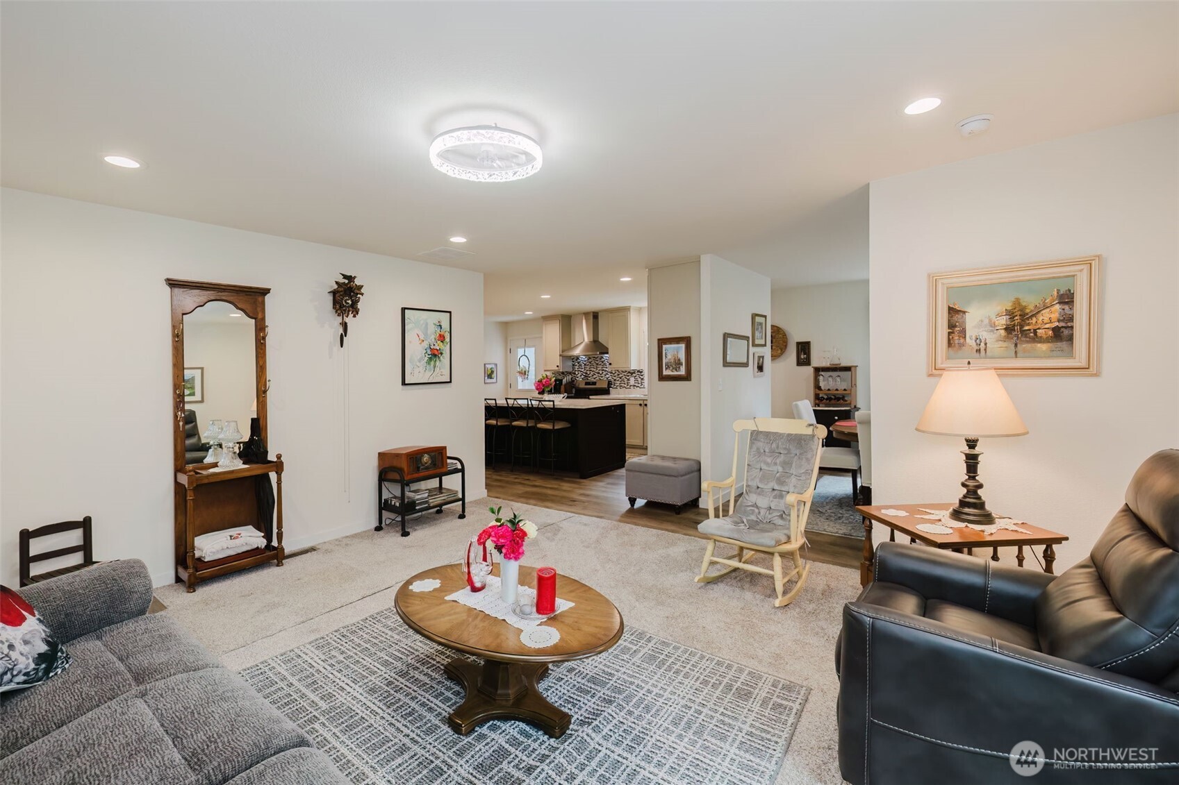 540 E Lakeshore Drive Property Photo 6