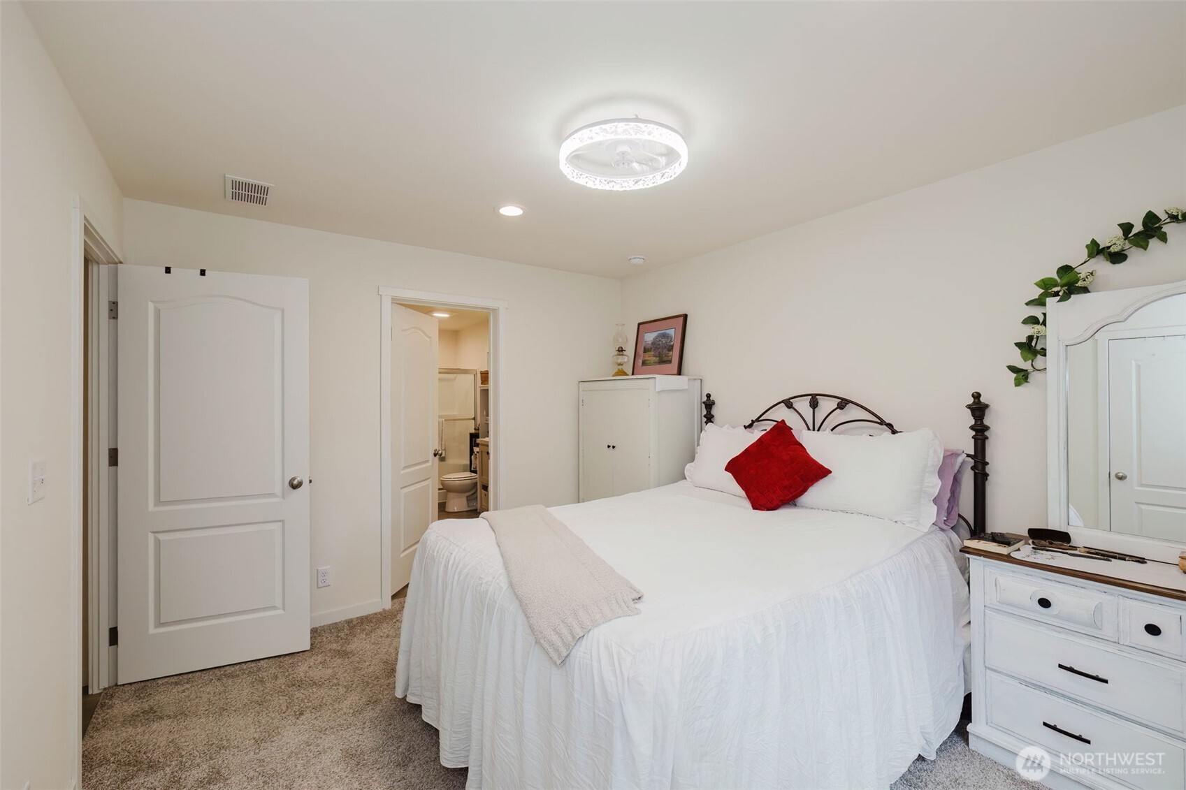 540 E Lakeshore Drive Property Photo 14