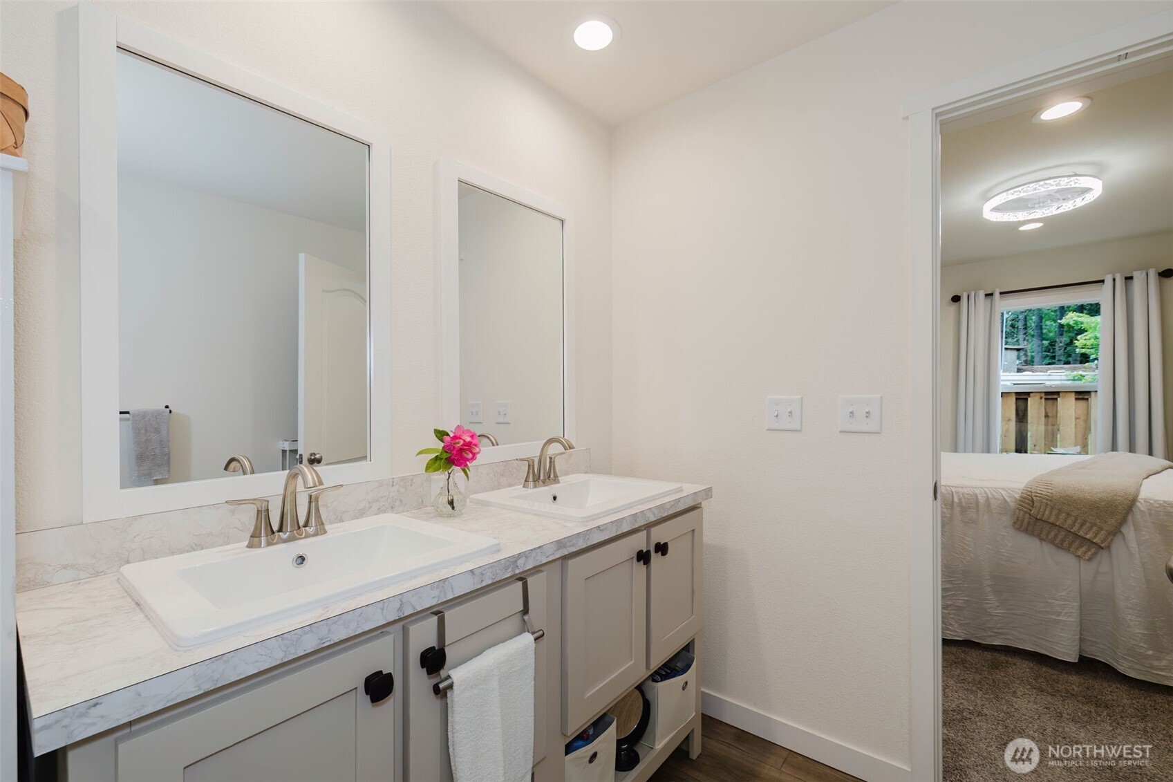 540 E Lakeshore Drive Property Photo 16
