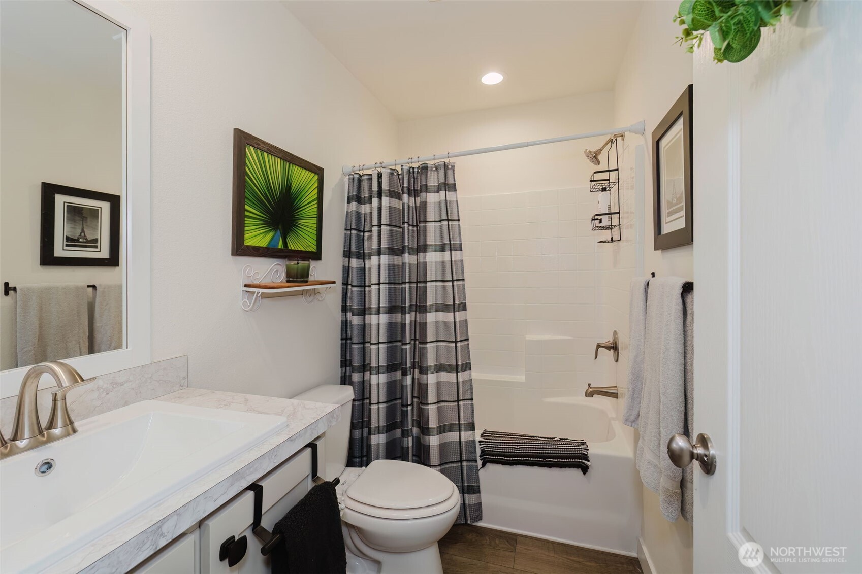 540 E Lakeshore Drive Property Photo 20