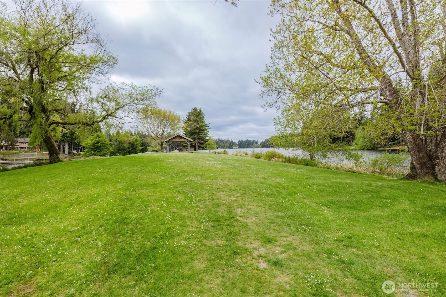 540 E Lakeshore Drive Property Photo 30