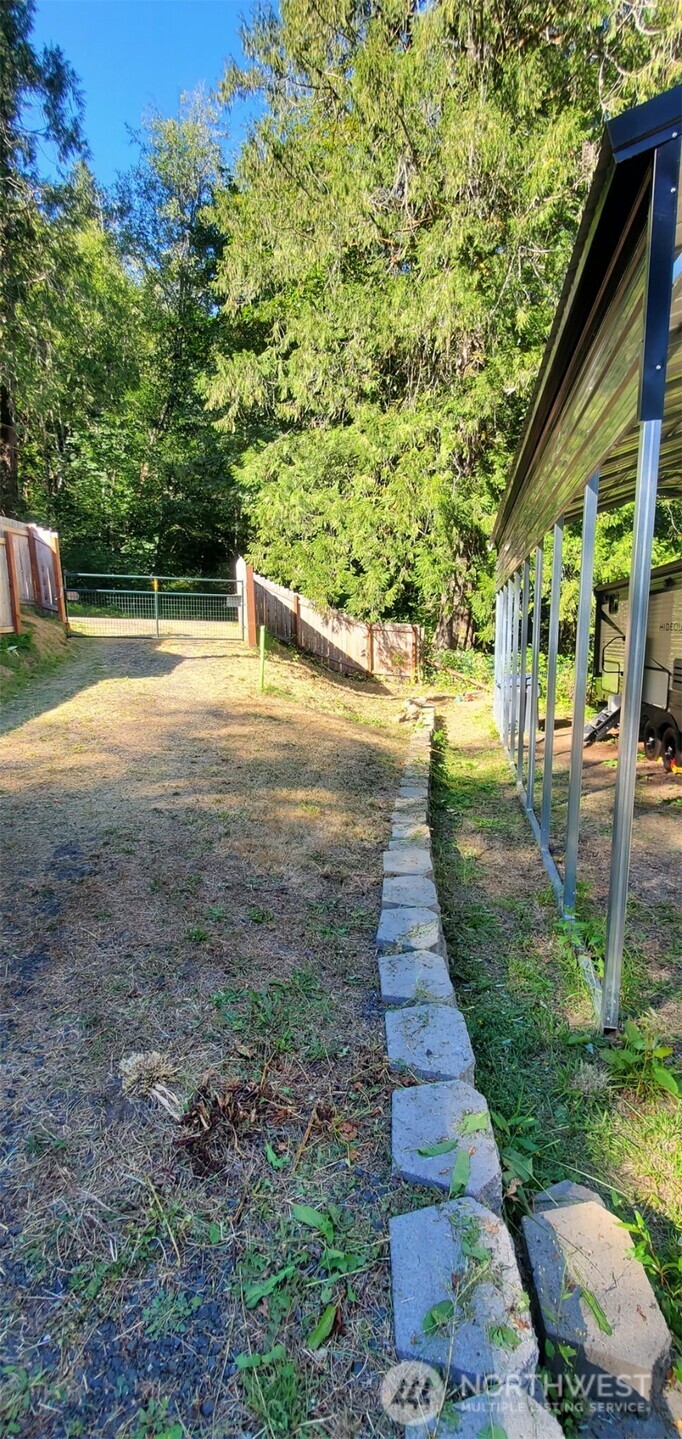 311 E Sherwood Creek Road Property Photo 10