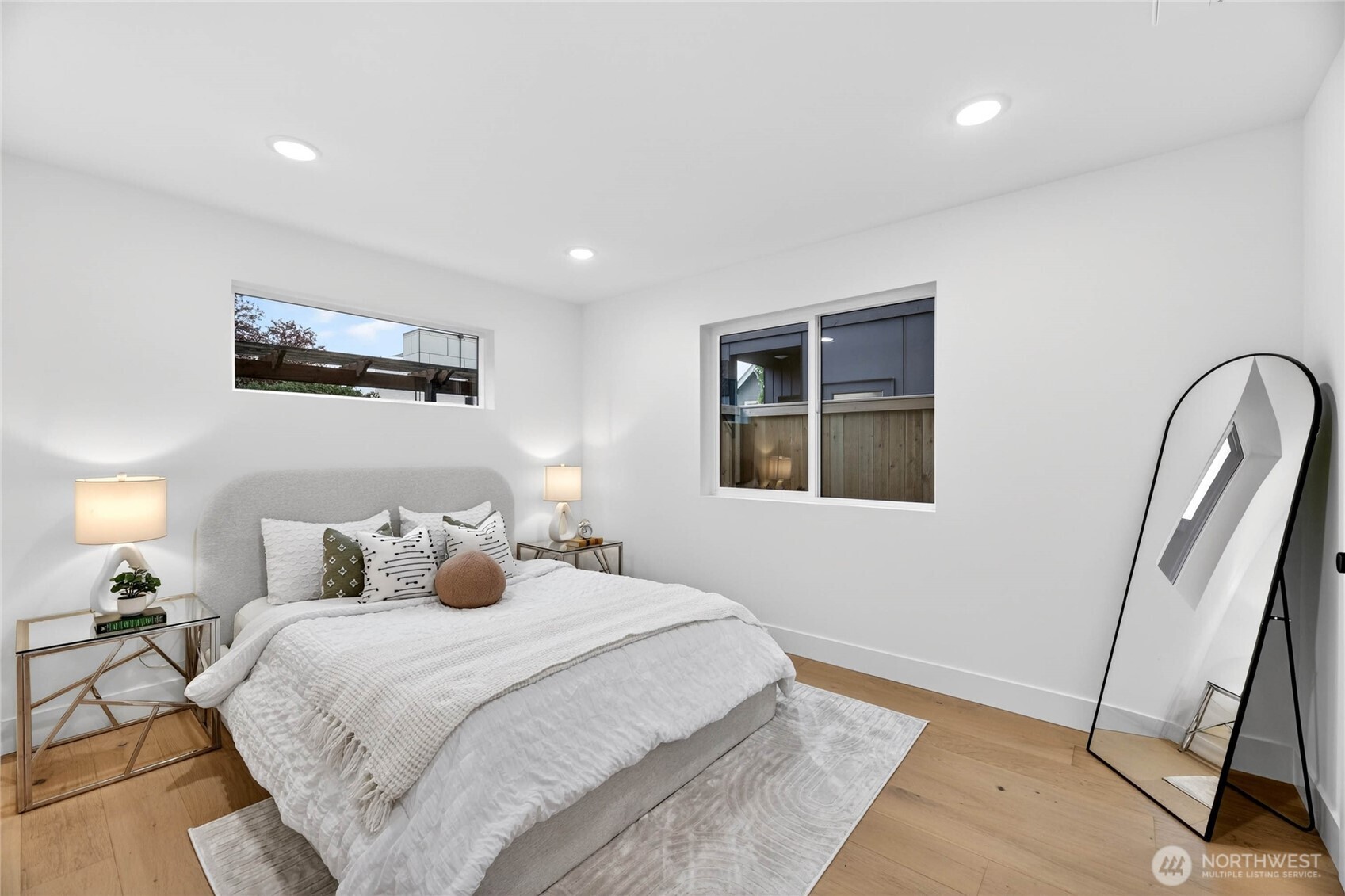 4529 Corliss Avenue Property Photo 18