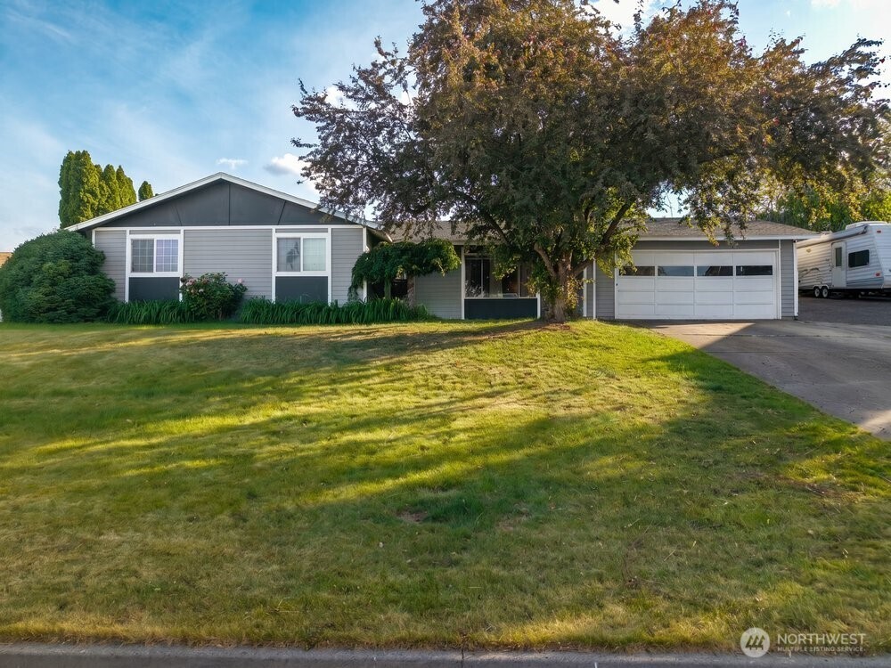 1607 W 46th Avenue Property Photo 1