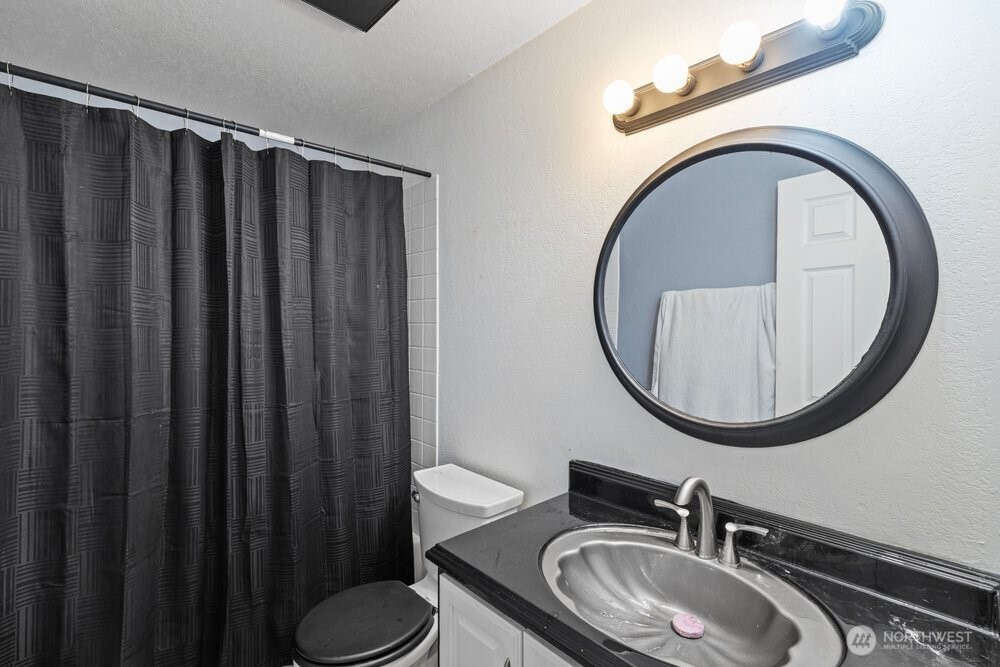 1607 W 46th Avenue Property Photo 12